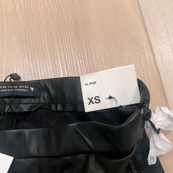 🎉Brand New With Tags🎉Zara High-Waisted Faux Leather Leggings - Picture 6 of 7